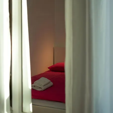 With Free Parking - Short Walk From Ljubljana's Center *
